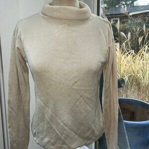 Henri Bendel Classic ivory 100% silk turtleneck sweater M